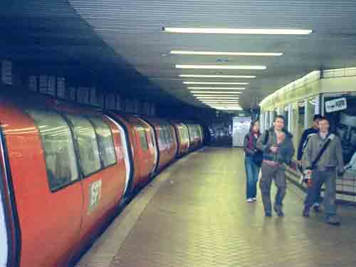 
Fig 4 - Looking up the underground platform